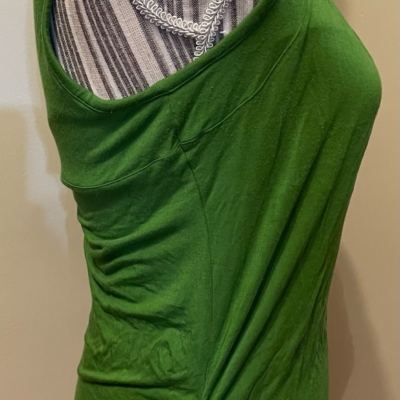 Athleta green athletic tank with self bra - Picture 3 of 5